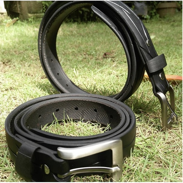 ceinture-en-pneu-de-moto-recycle-paguro-upcycle